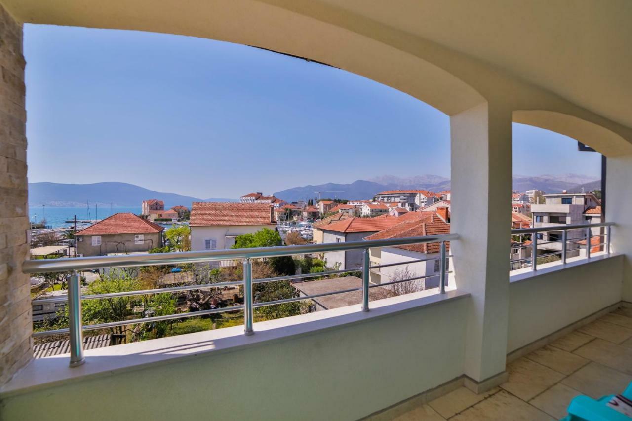 Apartmani Tripovic Тиват Экстерьер фото
