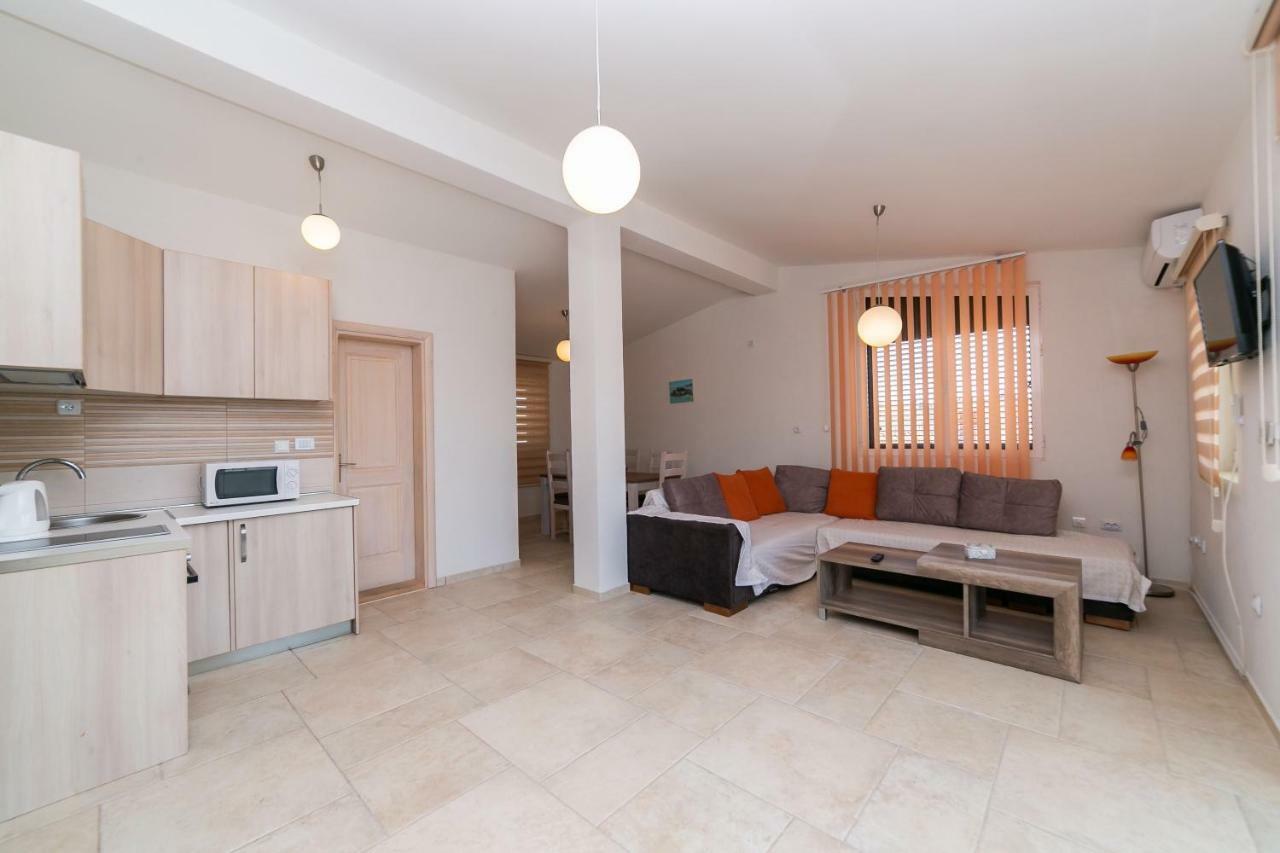 Apartmani Tripovic Тиват Экстерьер фото