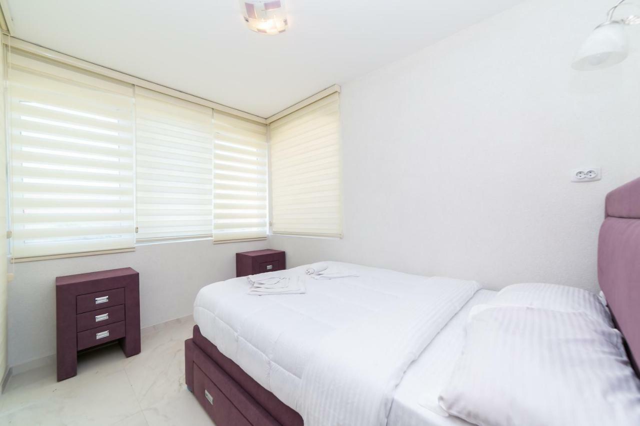 Apartmani Tripovic Тиват Экстерьер фото