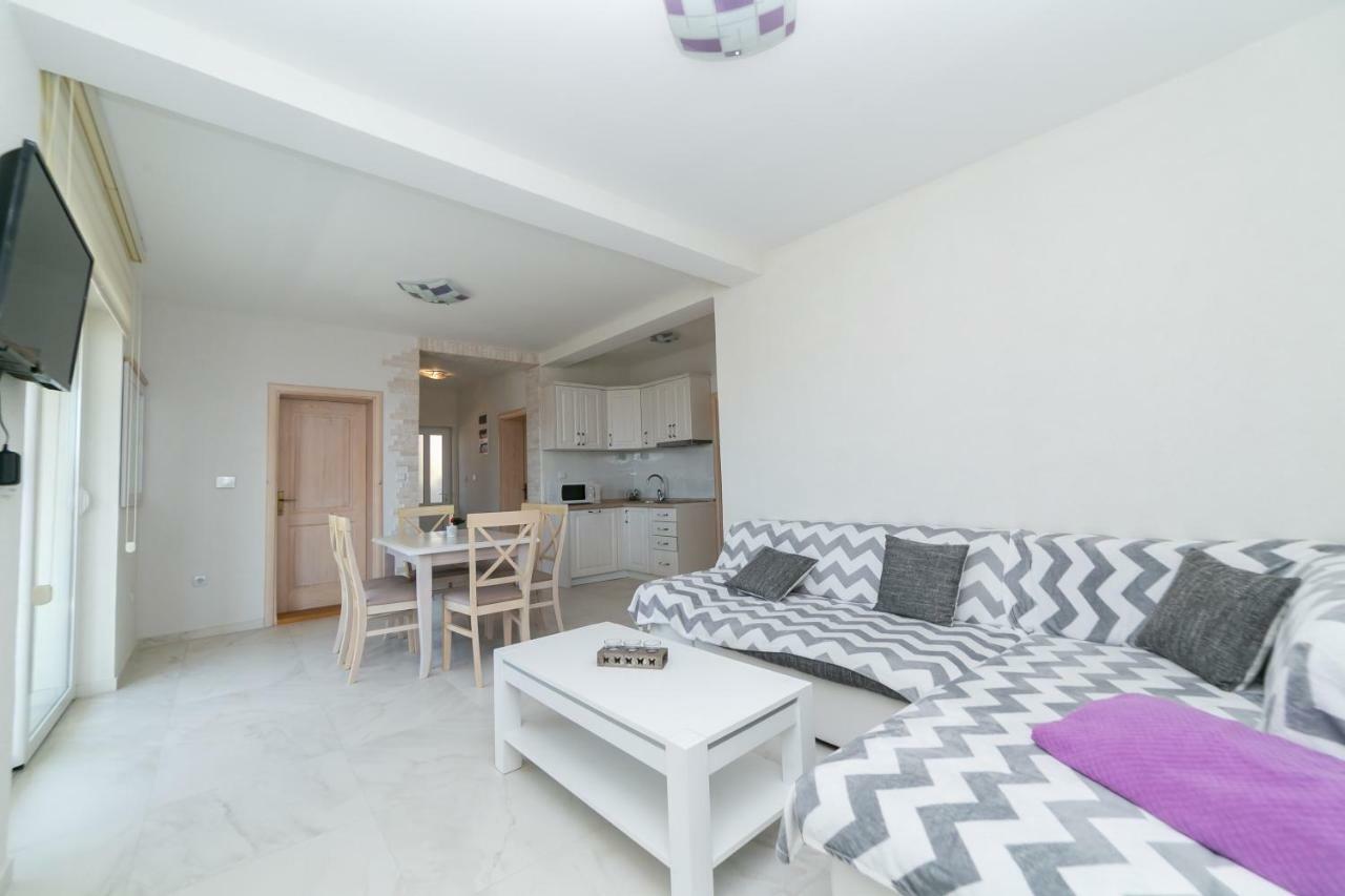 Apartmani Tripovic Тиват Экстерьер фото