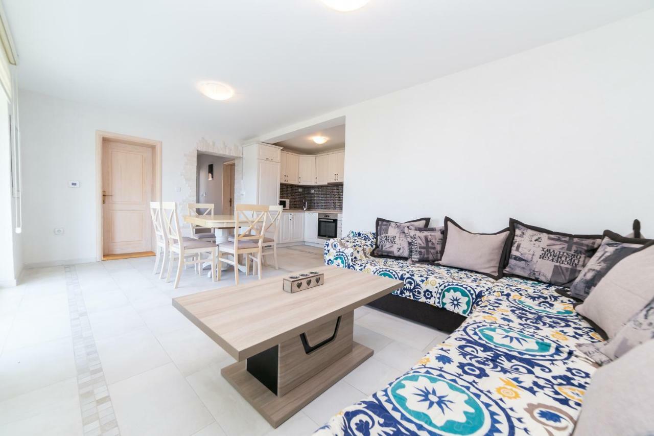 Apartmani Tripovic Тиват Экстерьер фото