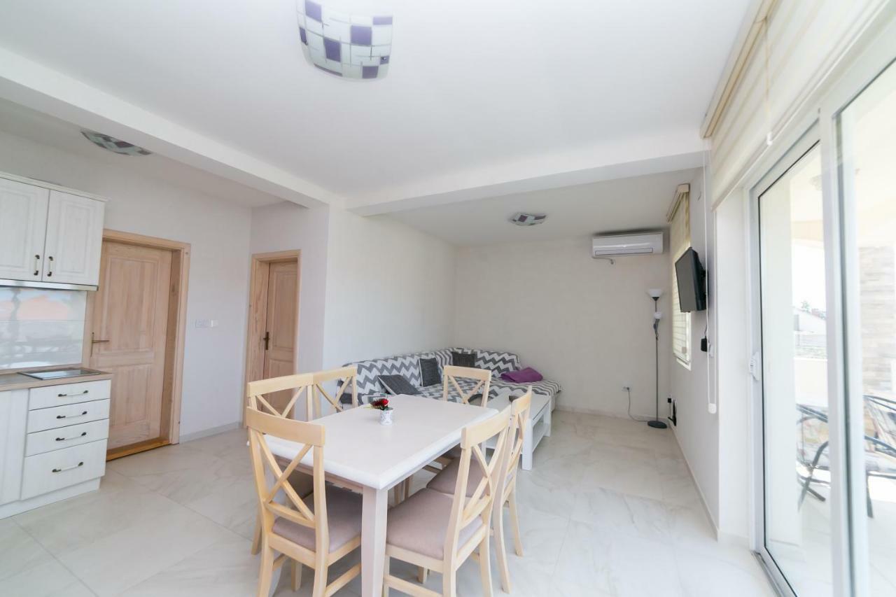 Apartmani Tripovic Тиват Экстерьер фото